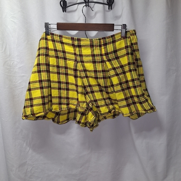 Wild fable plaid two piece plaid short set top is a medium bottoms are a large - Picture 1 of 10